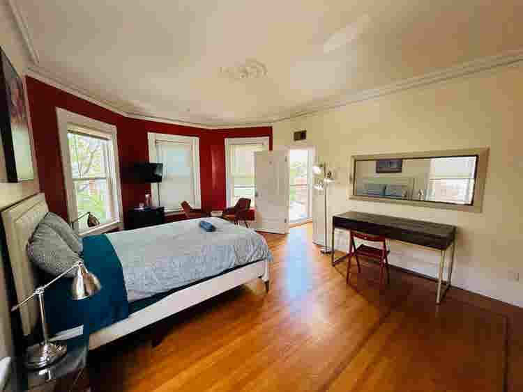 Spacious room|Federal Hill Downtown