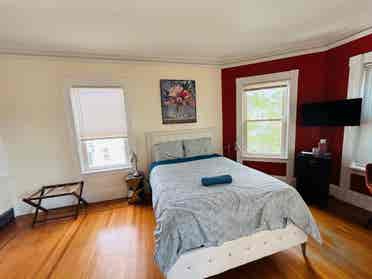 Spacious room|Federal Hill Downtown