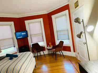 Spacious room|Federal Hill Downtown