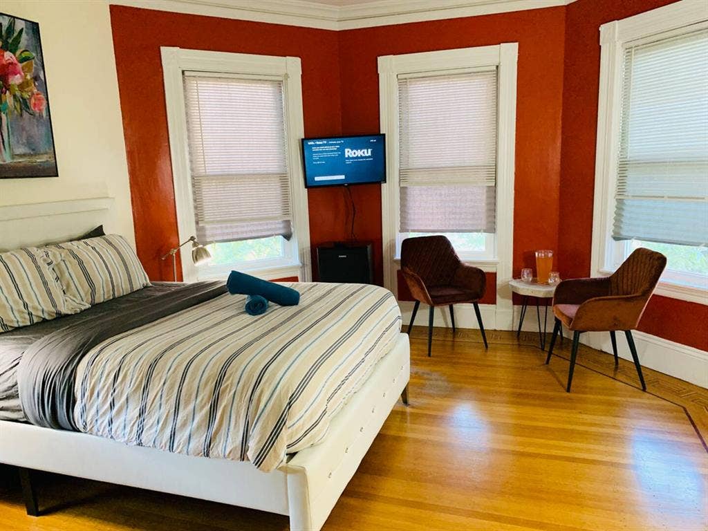 Spacious room|Federal Hill Downtown