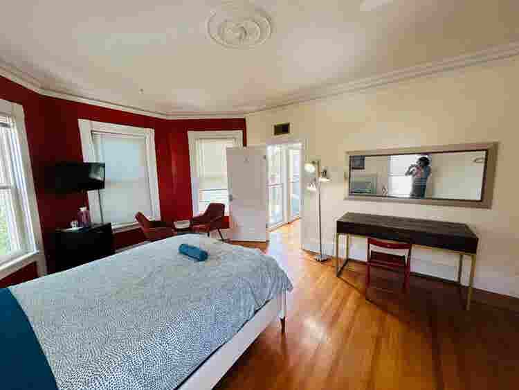 Spacious room|Federal Hill Downtown