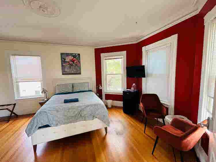 Spacious room|Federal Hill Downtown