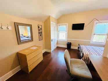 Big room in Federal Hill Downtown