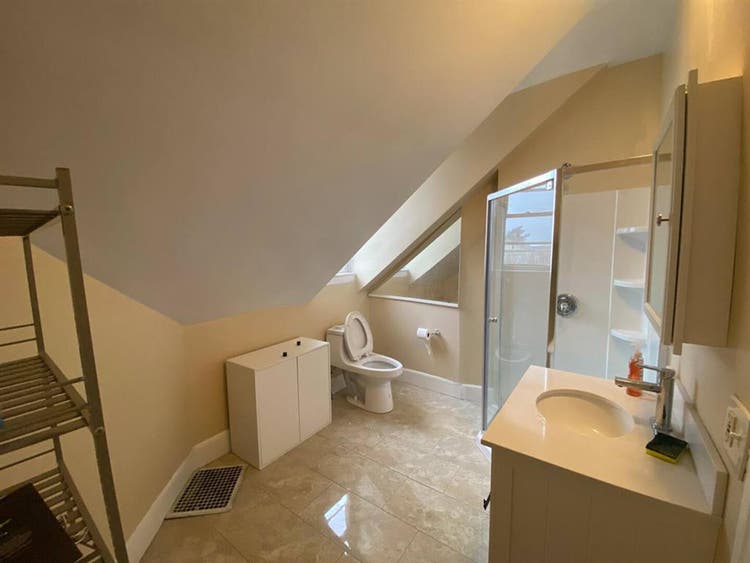 Big room in Federal Hill Downtown