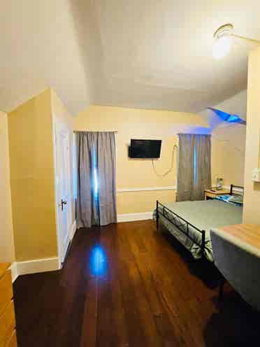 Big room in Federal Hill Downtown