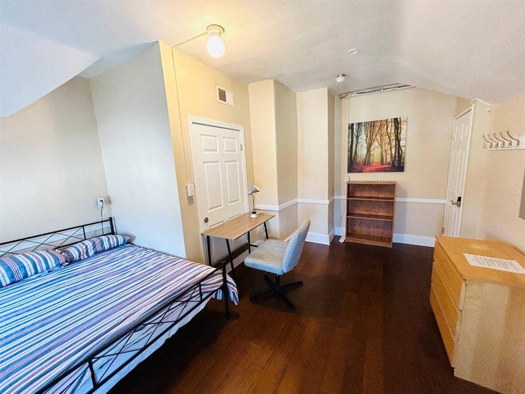 Big room in Federal Hill Downtown