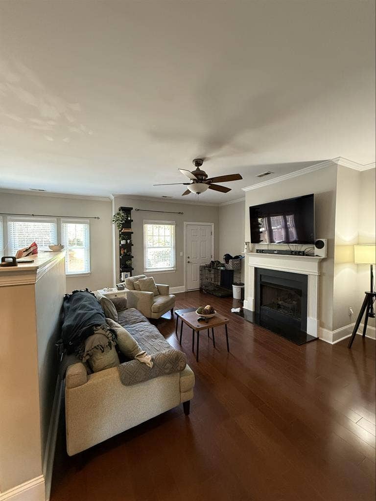 2 story townhome, bath