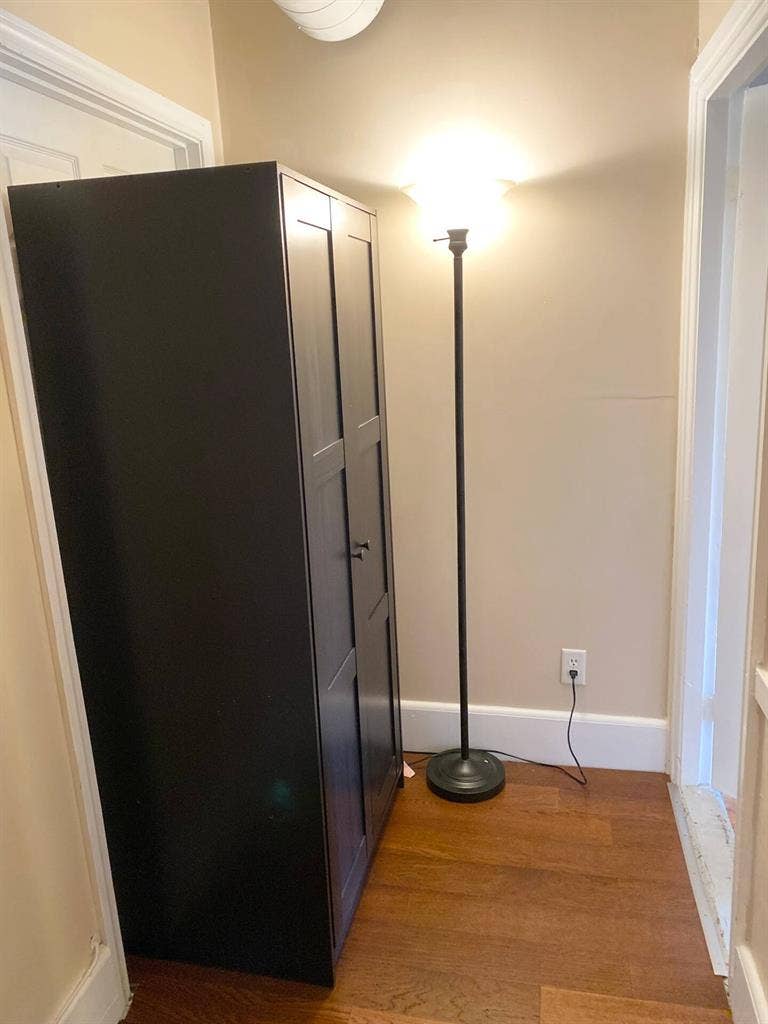Spacious room near Downtown