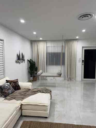 Beautiful house with 1 female only