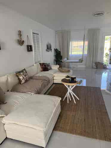 Beautiful house with 1 female only