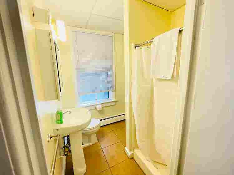 Nice apt near Whole Foods BrownUniv
