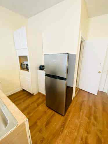 Nice apt near Whole Foods BrownUniv