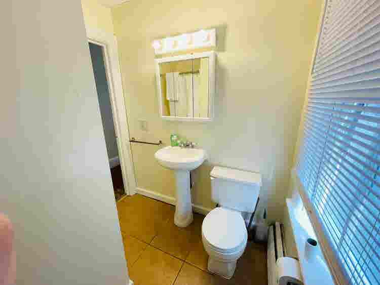 Nice apt near Whole Foods BrownUniv