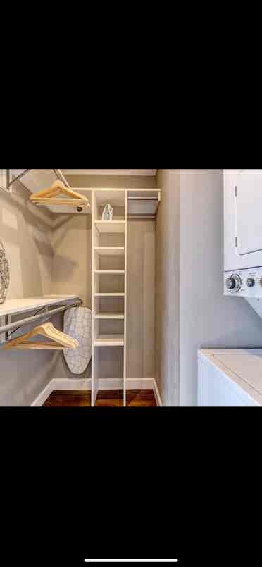 PRIVATE ENTRANCE STUDIO