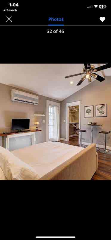 PRIVATE ENTRANCE STUDIO