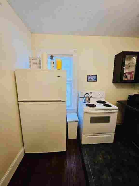 Room near Whole Foods Brown Univ