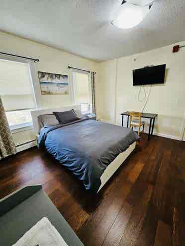 Room near Whole Foods Brown Univ