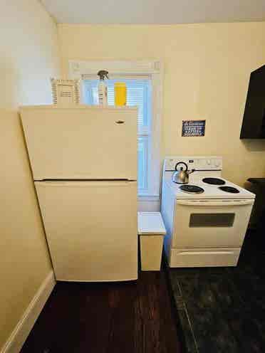Room near Whole Foods Brown Univ