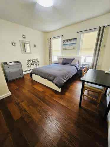 Room near Whole Foods Brown Univ