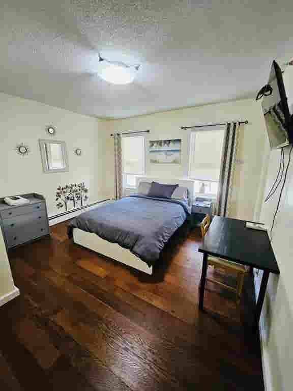 Room near Whole Foods Brown Univ