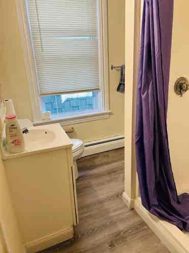 Room near Whole Foods Brown Univ