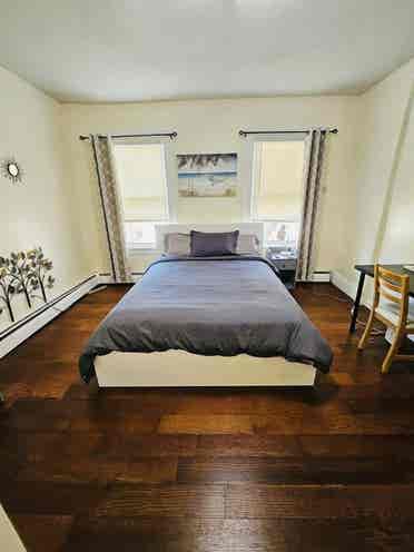 Room near Whole Foods Brown Univ