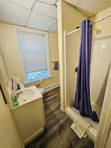 Room near Whole Foods Brown Univ