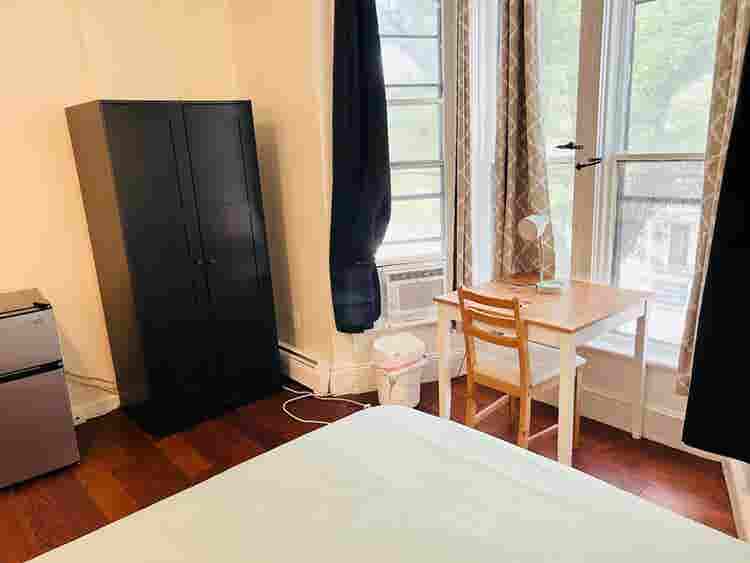 Room near Whole Foods Brown Univ
