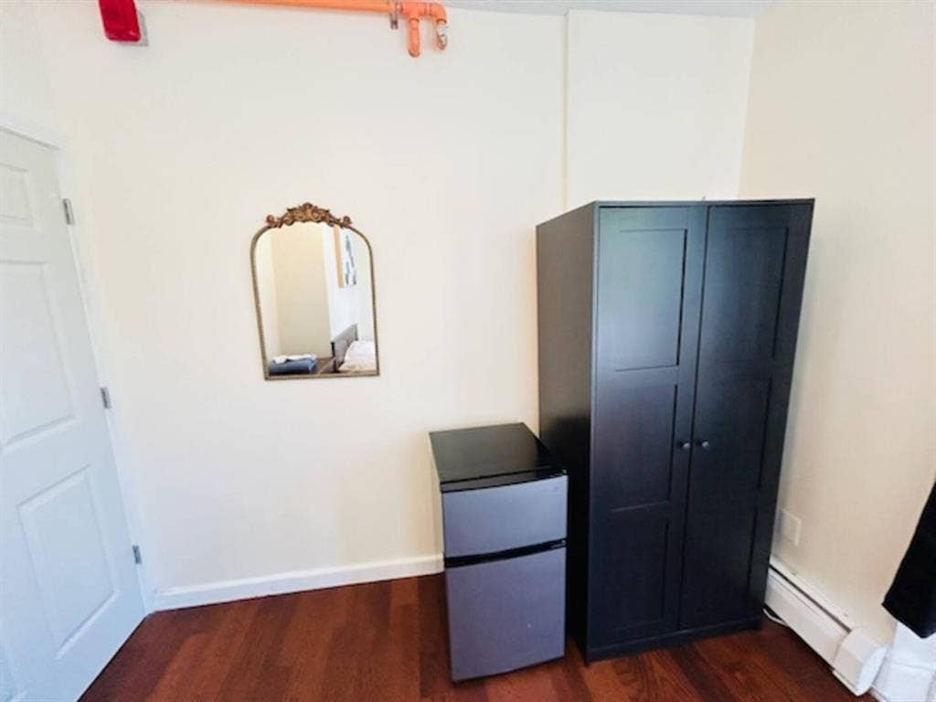 Room near Whole Foods Brown Univ