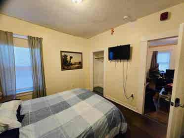 Cozy 2 bed near Downtown