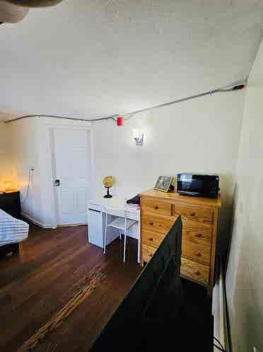 Cozy 2 bed near Downtown