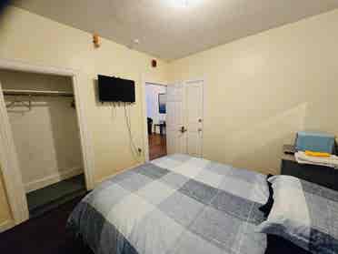 Cozy 2 bed near Downtown