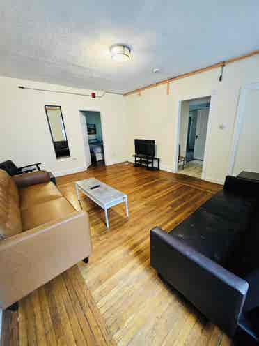 Cozy 2 bed near Downtown