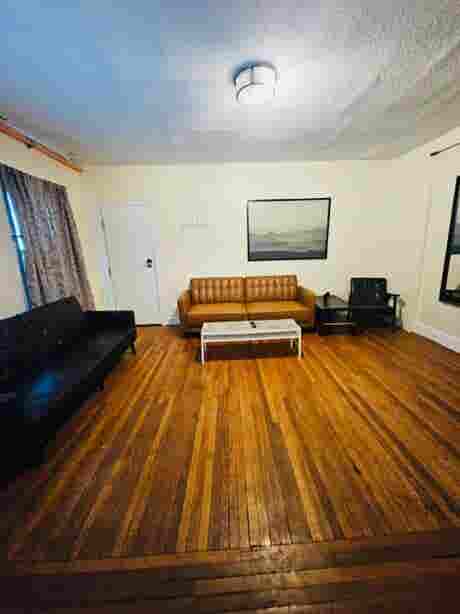 Cozy 2 bed near Downtown