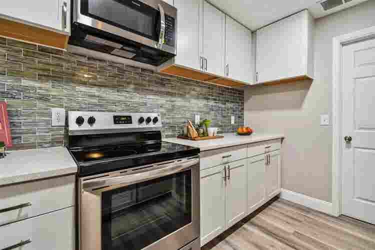 Room Available in Central Pinellas