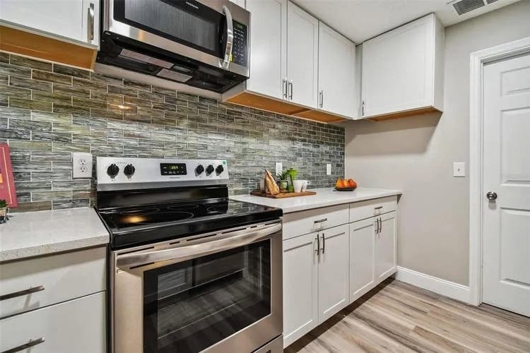 Room Available in Central Pinellas