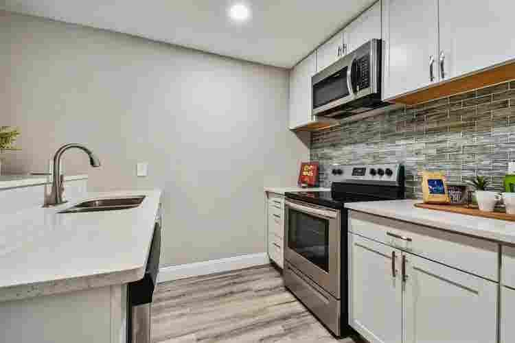 Room Available in Central Pinellas