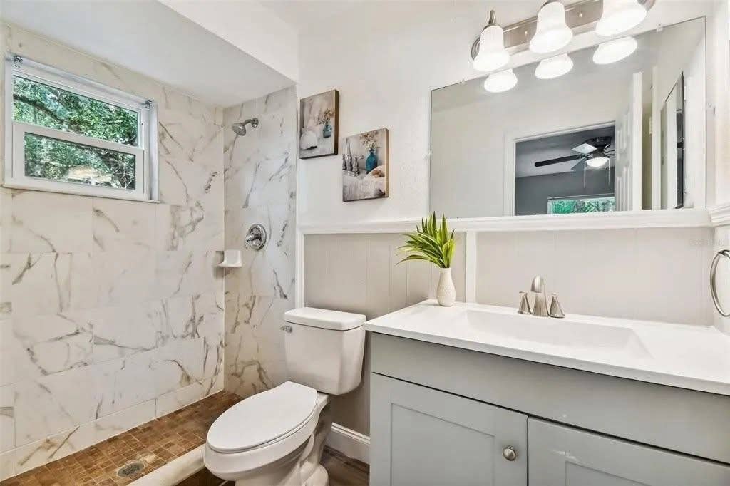 Room Available in Central Pinellas