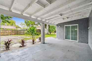 Room Available in Central Pinellas
