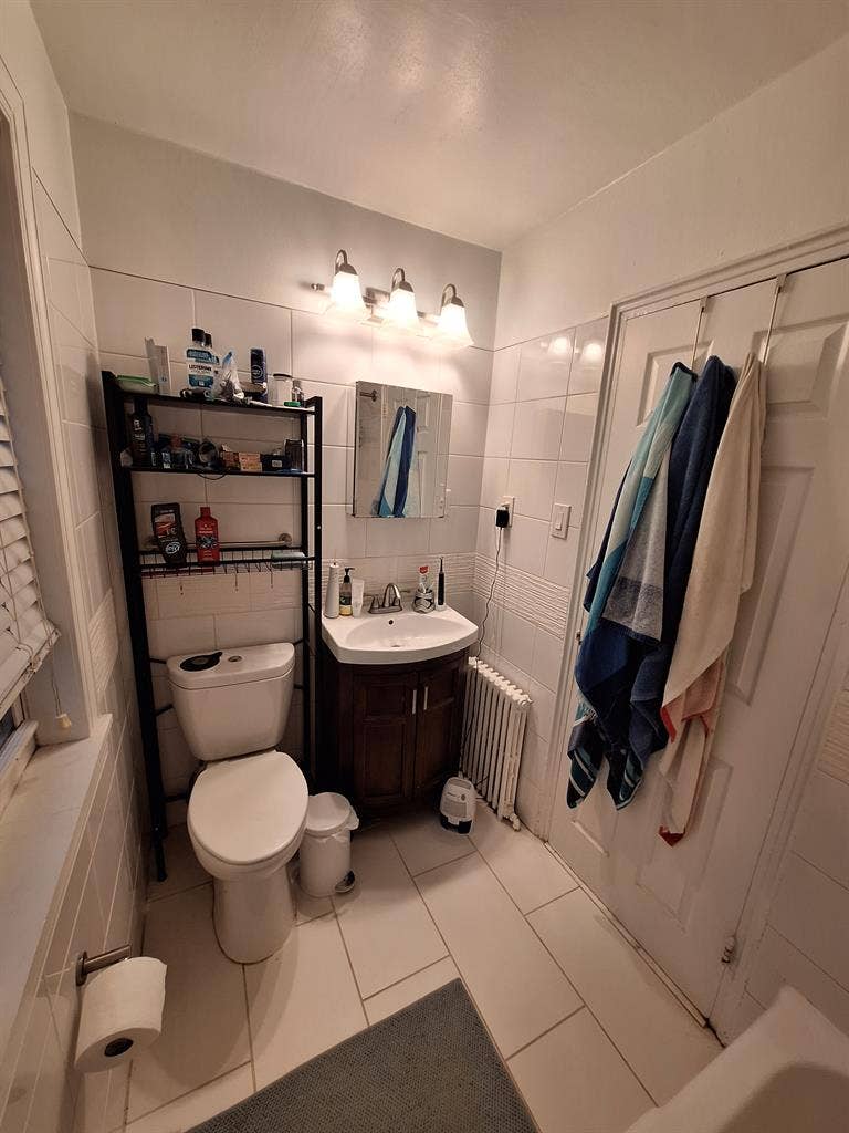 Room in 2 Bed Apt - Available Now