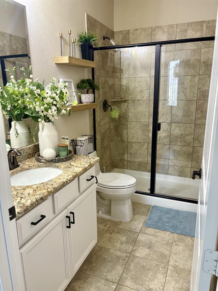 Furnished
 room/bathroom in McKinney