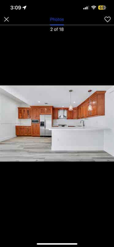 Room w/ own bathroom Coral Gables!