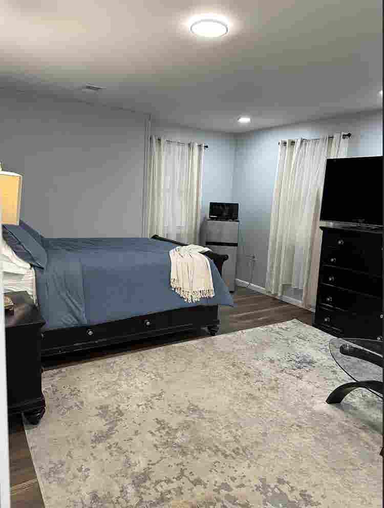 Fully Renovated Private Studio