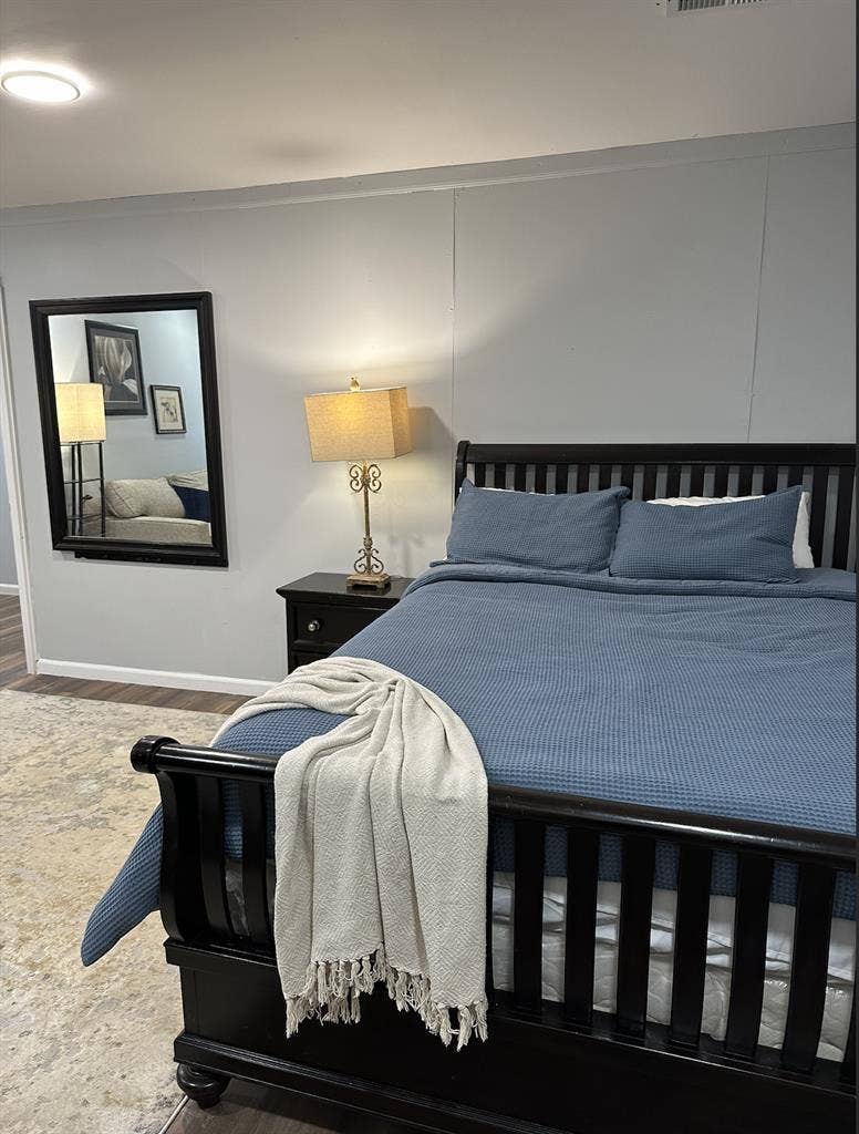 Fully Renovated Private Studio