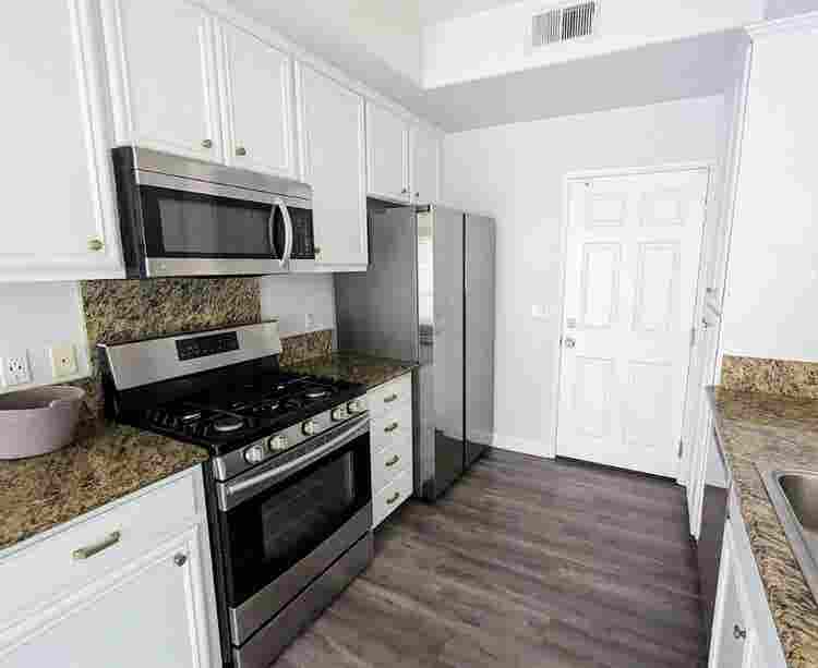 Master Bedroom w/ Private Bathroom