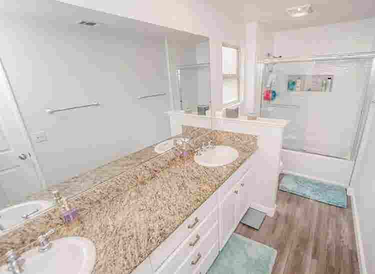 Master Bedroom w/ Private Bathroom