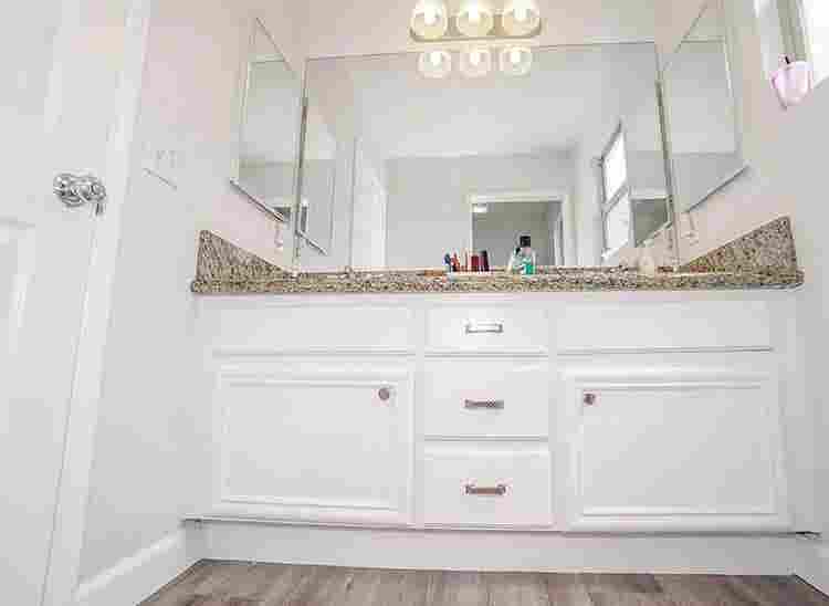Master Bedroom w/ Private Bathroom