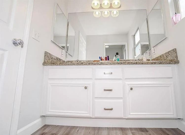 Master Bedroom w/ Private Bathroom