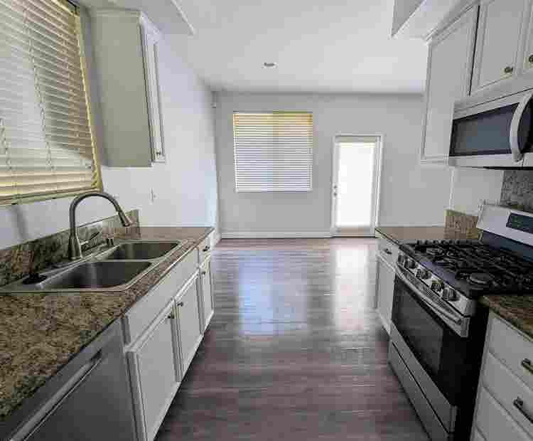 Master Bedroom w/ Private Bathroom