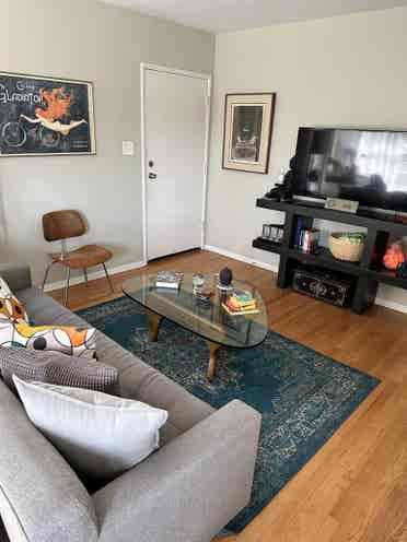 🏡Female Roommate Wanted ☮️